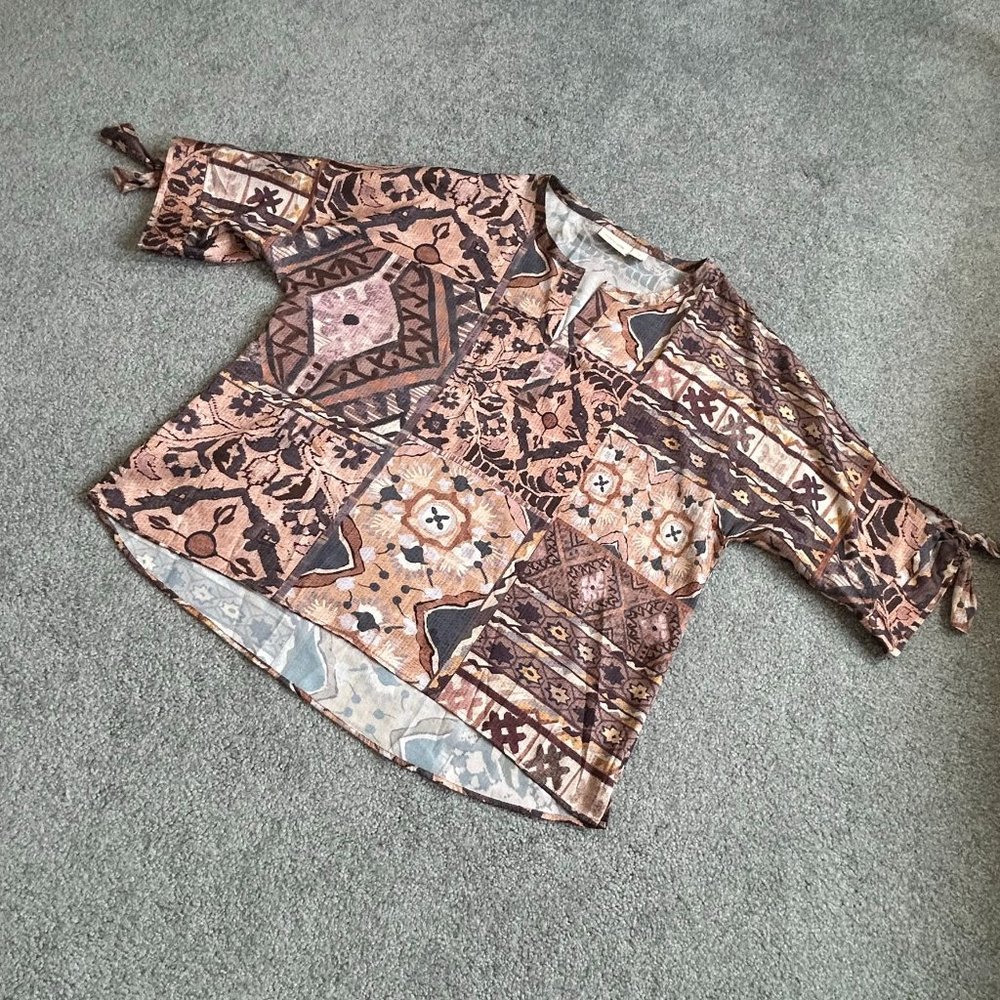 - Chico's Henley Neckline Pullover 3/4 Sleeves with Tie Ends Size 3 / XL - R1635